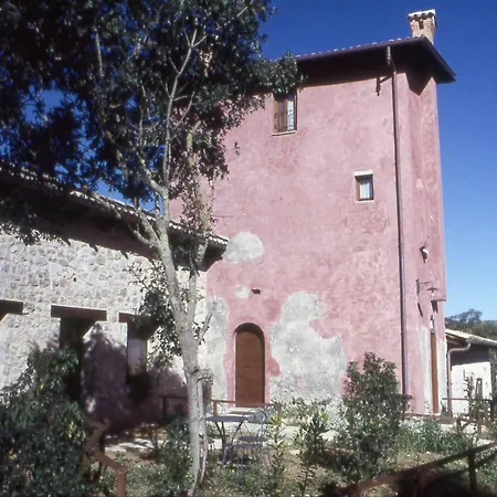 Alloggio per agriturismo La Torre Rossa *